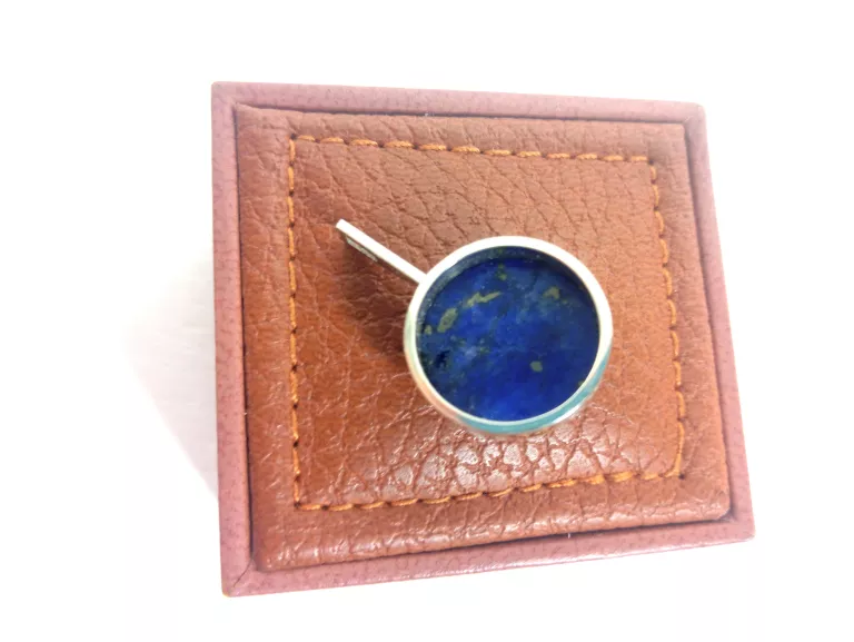 piekny-wisiorek-z-bialego-zlota-oko-posejdona-kamienie-z-innym-kamieniem