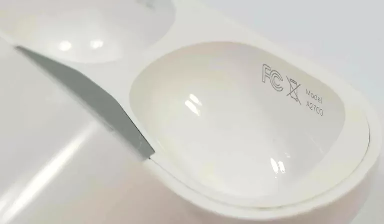 airpods-a2700-air-pods-pro-2nd-generation-white-kod-producenta-mqd83zma