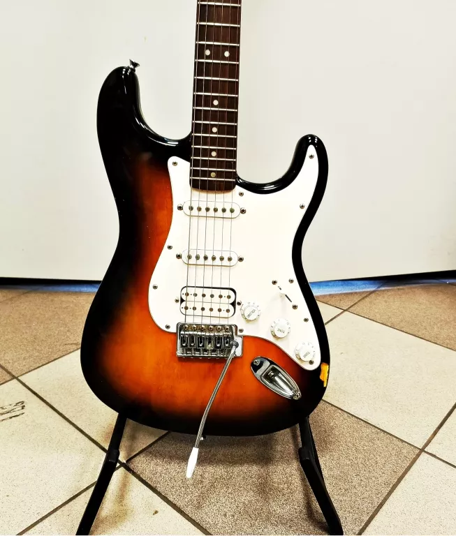 GITARA ELEKTRYCZNA FENDER SQUIER BULLET STRAT