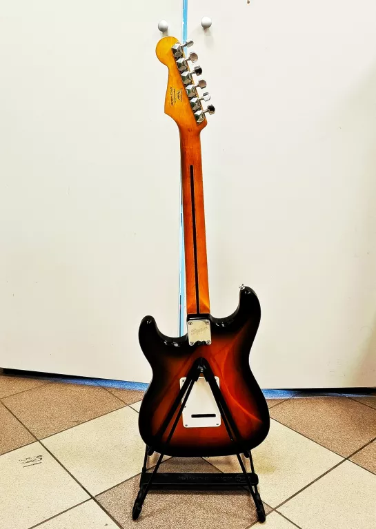 GITARA ELEKTRYCZNA FENDER SQUIER BULLET STRAT