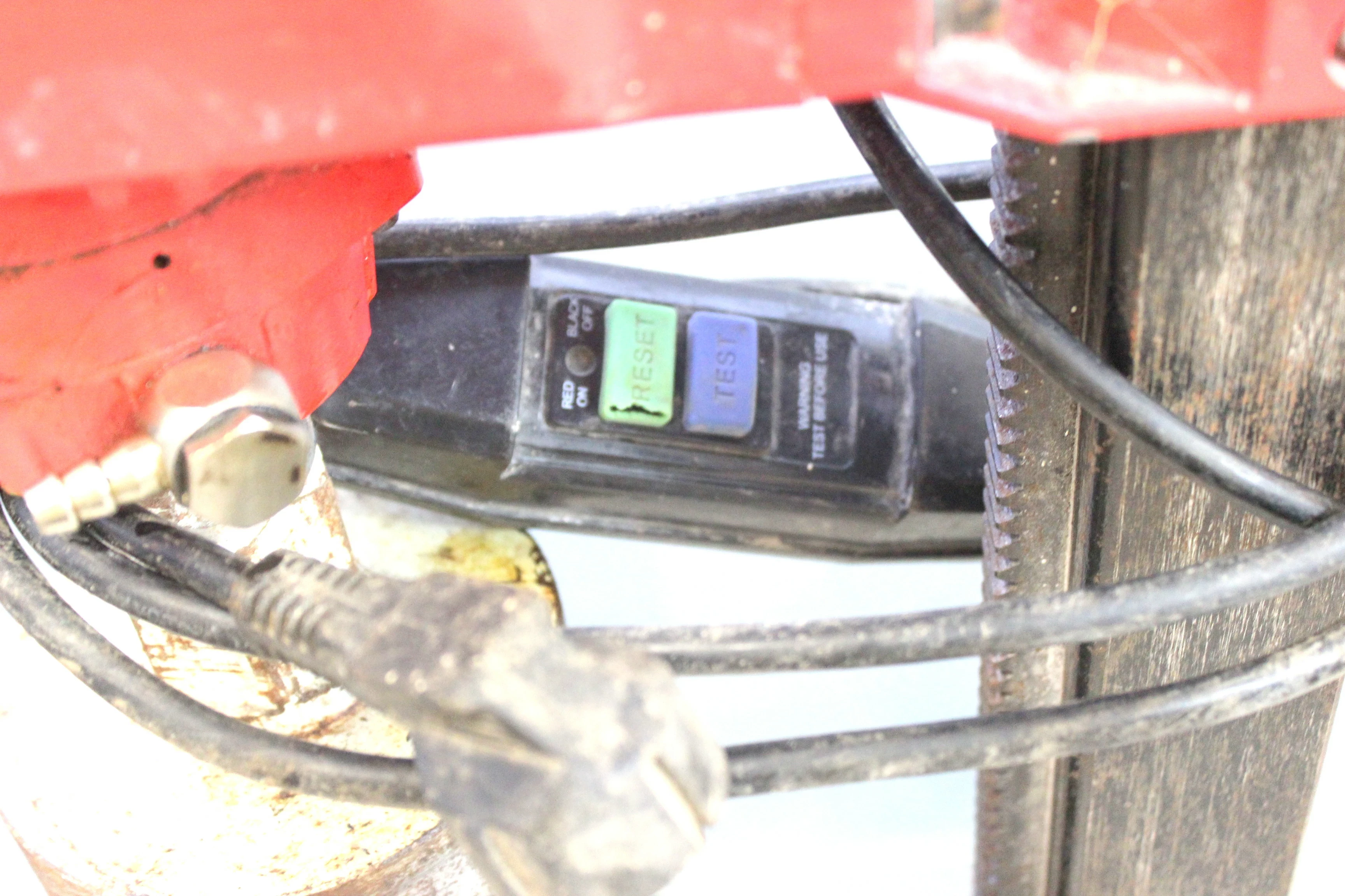 wiertnica-do-betonu-dedra-ded7622-3-koronki-kod-producenta-ded7622