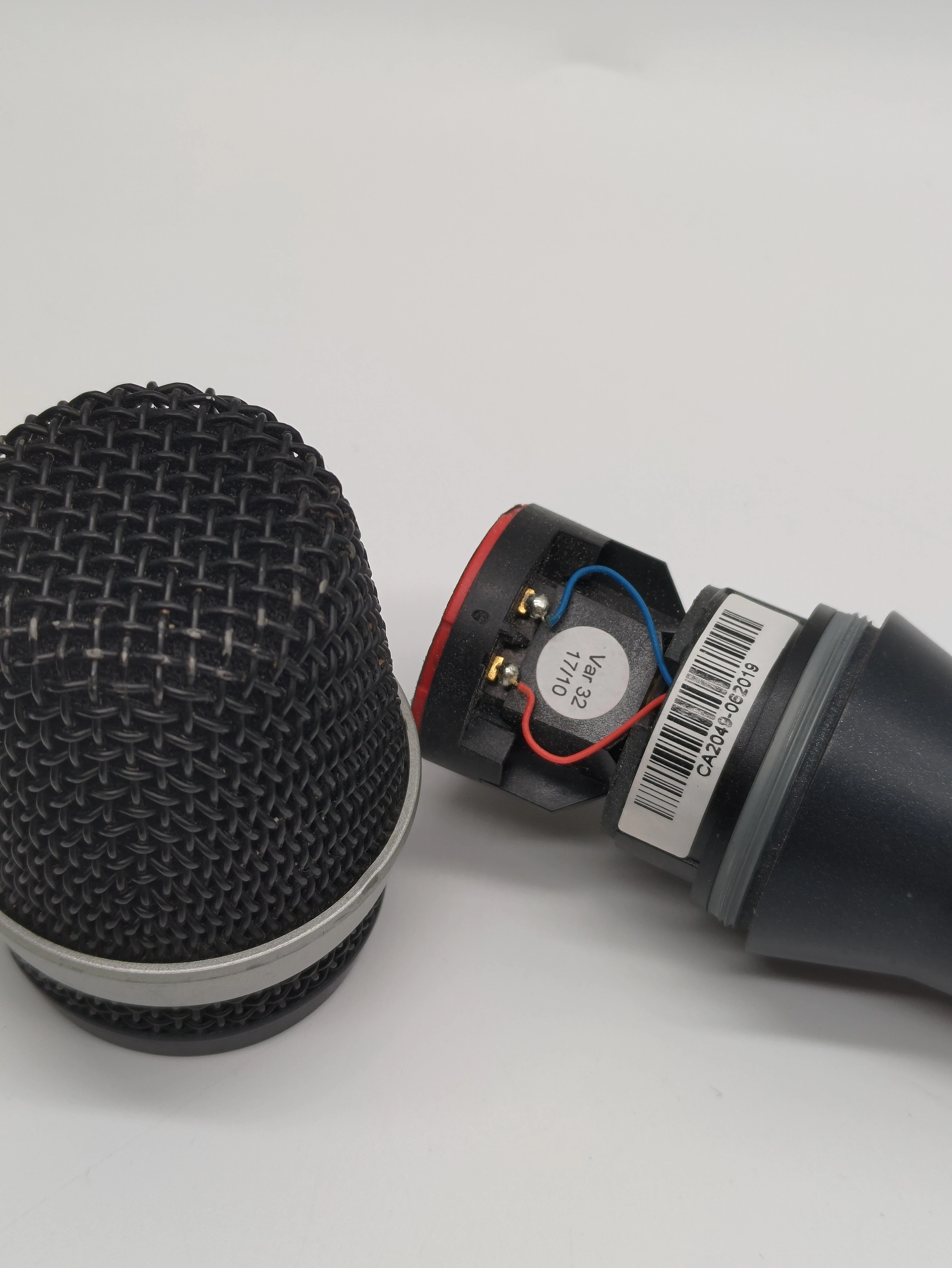 mikrofon-dynamiczny-akg-d5-wokalowy-wylacznik-marka-akg