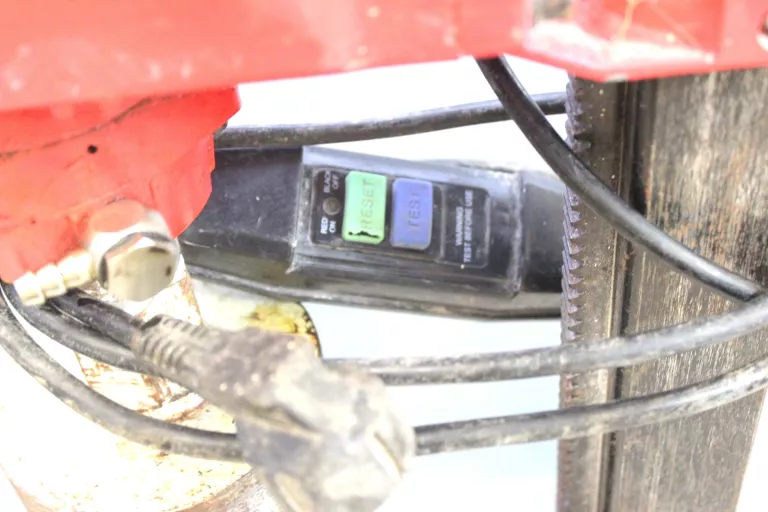 wiertnica-do-betonu-dedra-ded7622-3-koronki-kod-producenta-ded7622