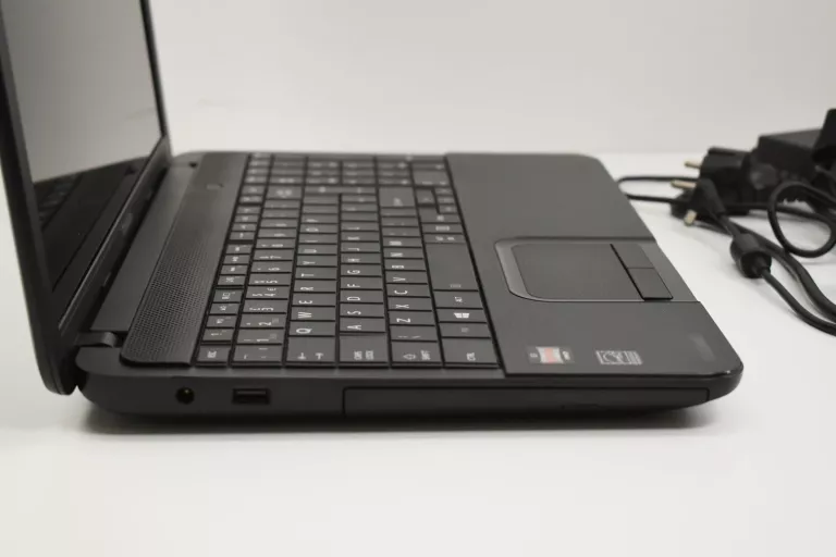 LAPTOP TOSHIBA SATELLITE C850D-11F / ŁADOWARKA