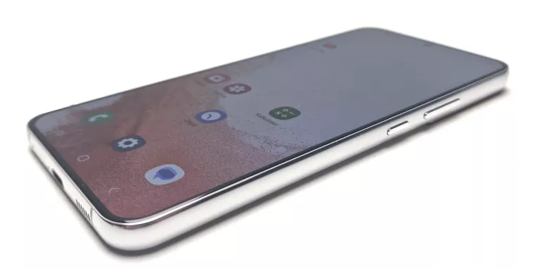 telefon-samsung-galaxy-s22-wbudowana-pamiec-128-gb