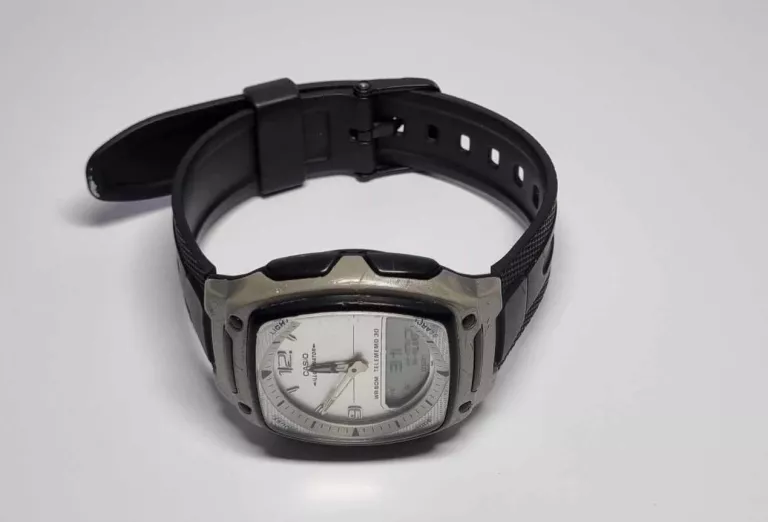 ZEGAREK MESKI CASIO AW-81