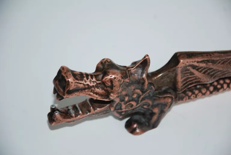 dziadek-do-orzechow-smok-antyk-bulwar-ikara-21-wroclaw