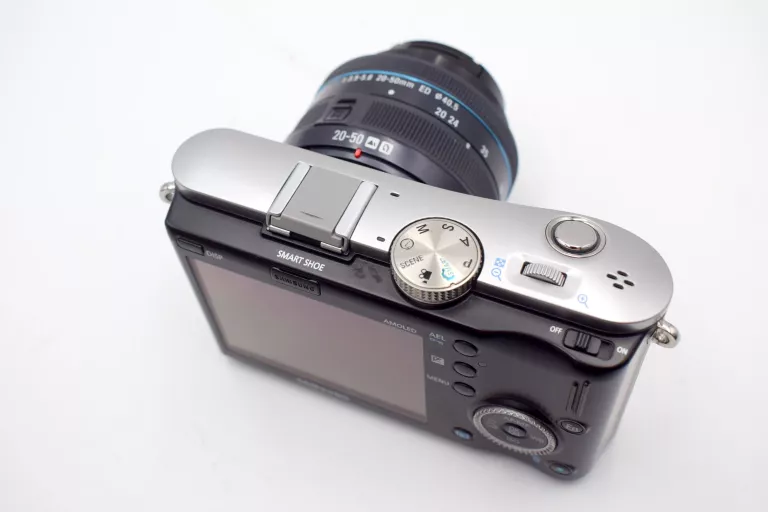 aparat-cyfrowy-samsung-nx100-obiektyw-torba-rozdzielczosc-14