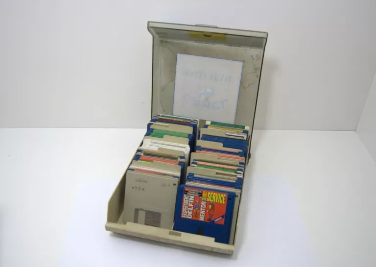 dyskietki-amiga-zestaw-92-sztuki-raclawicka-15-swidnik