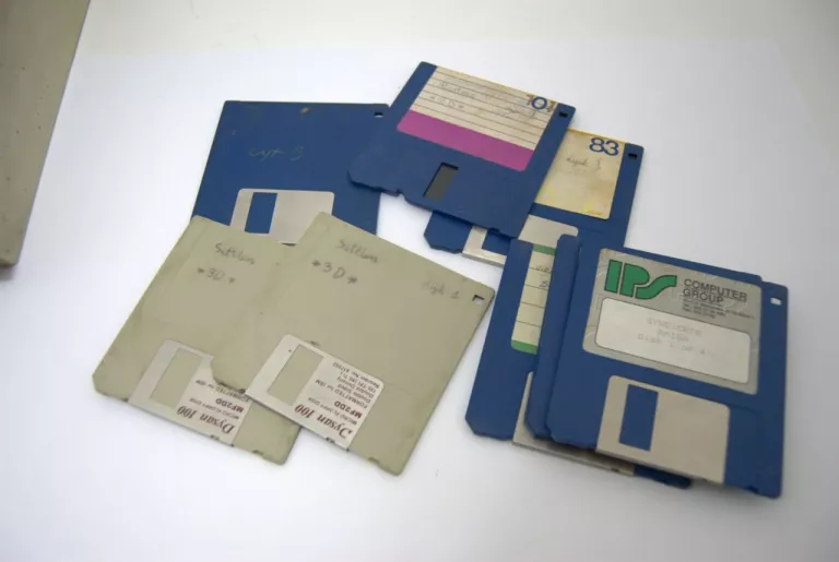 DYSKIETKI AMIGA (ZESTAW 92 SZTUKI)
