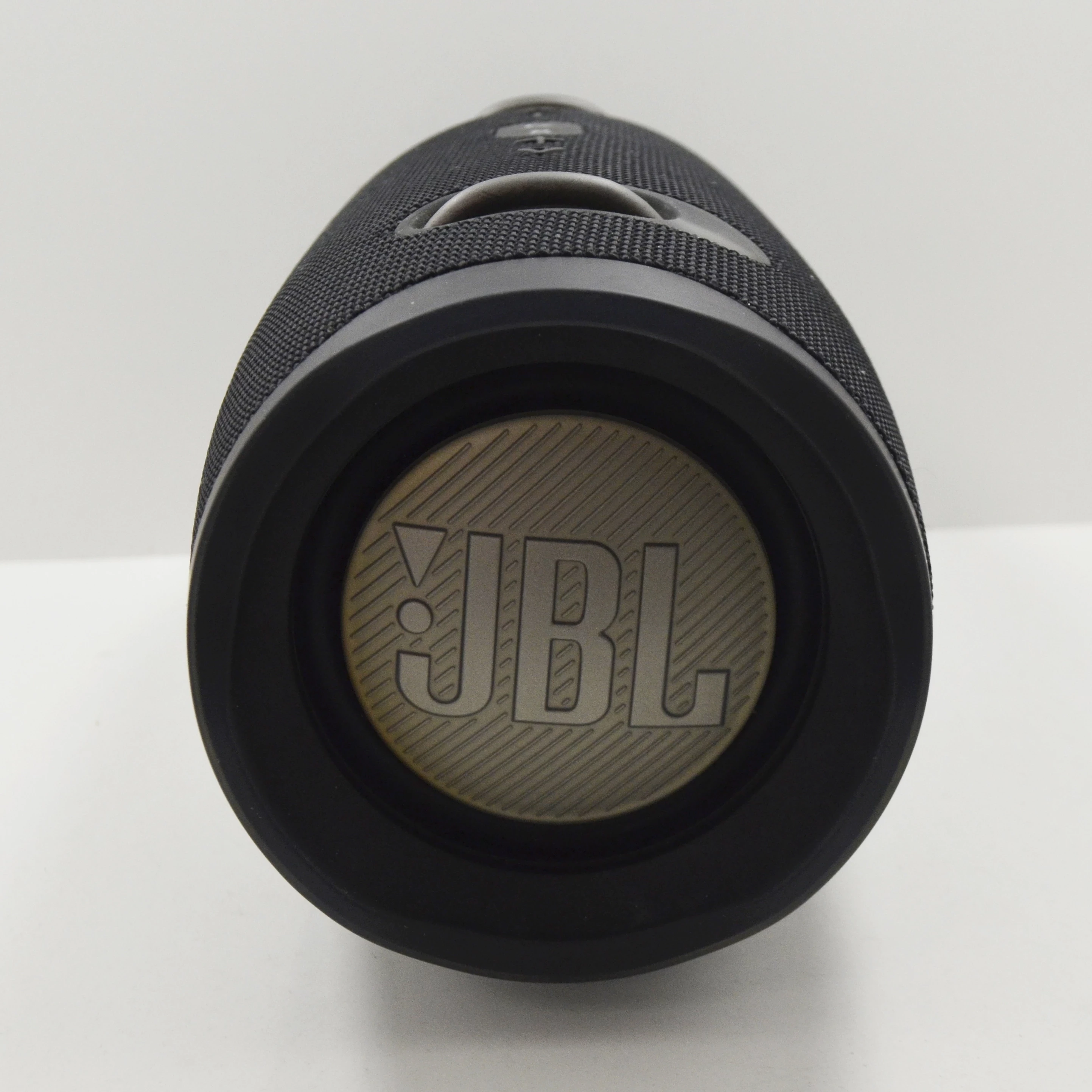 glosnik-jbl-xtreme-2-czarny-funkcje-odpornosc-na-zachlapanie