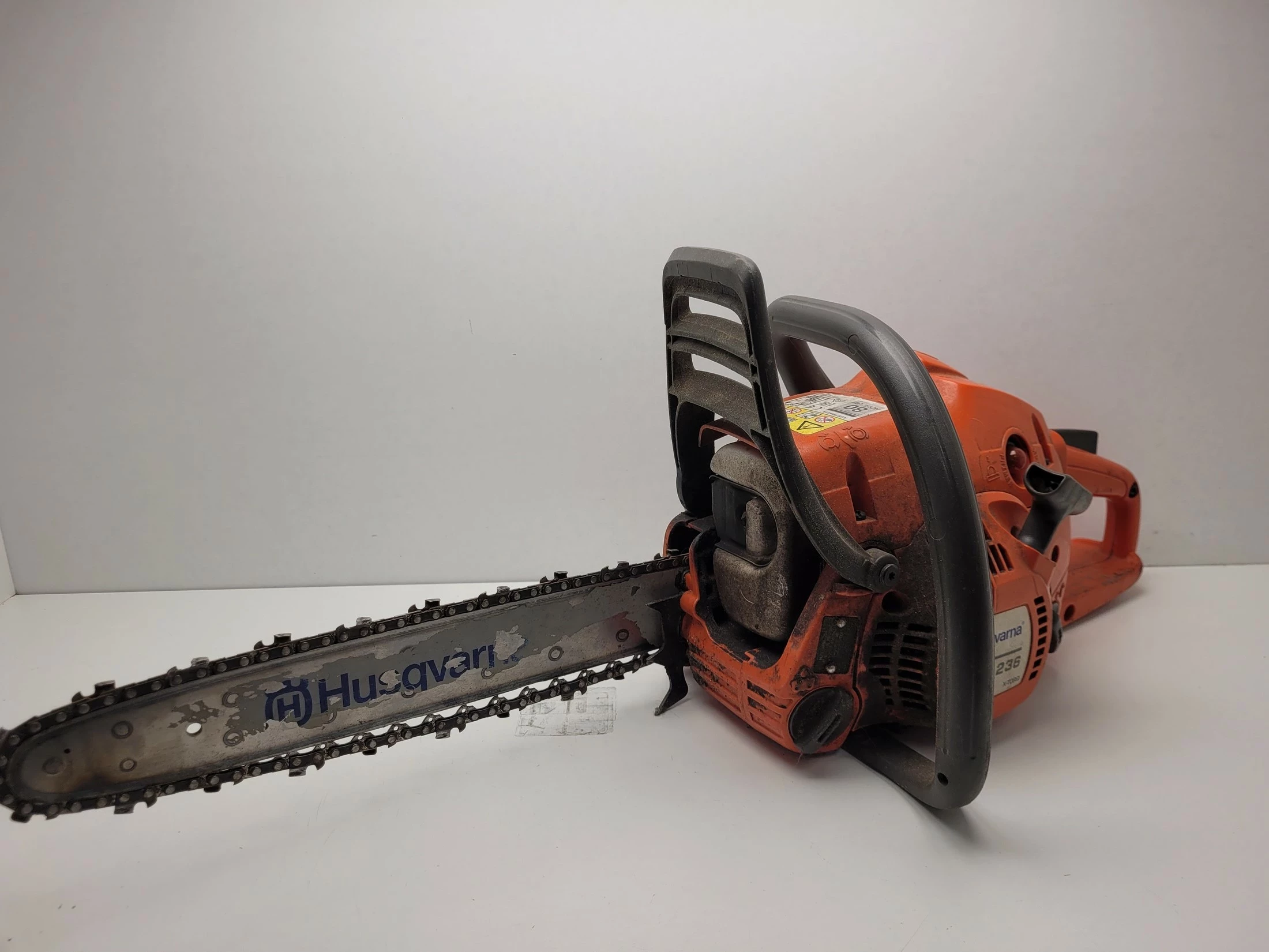 pila-spalinowa-husqvarna-236-marka-husqvarna