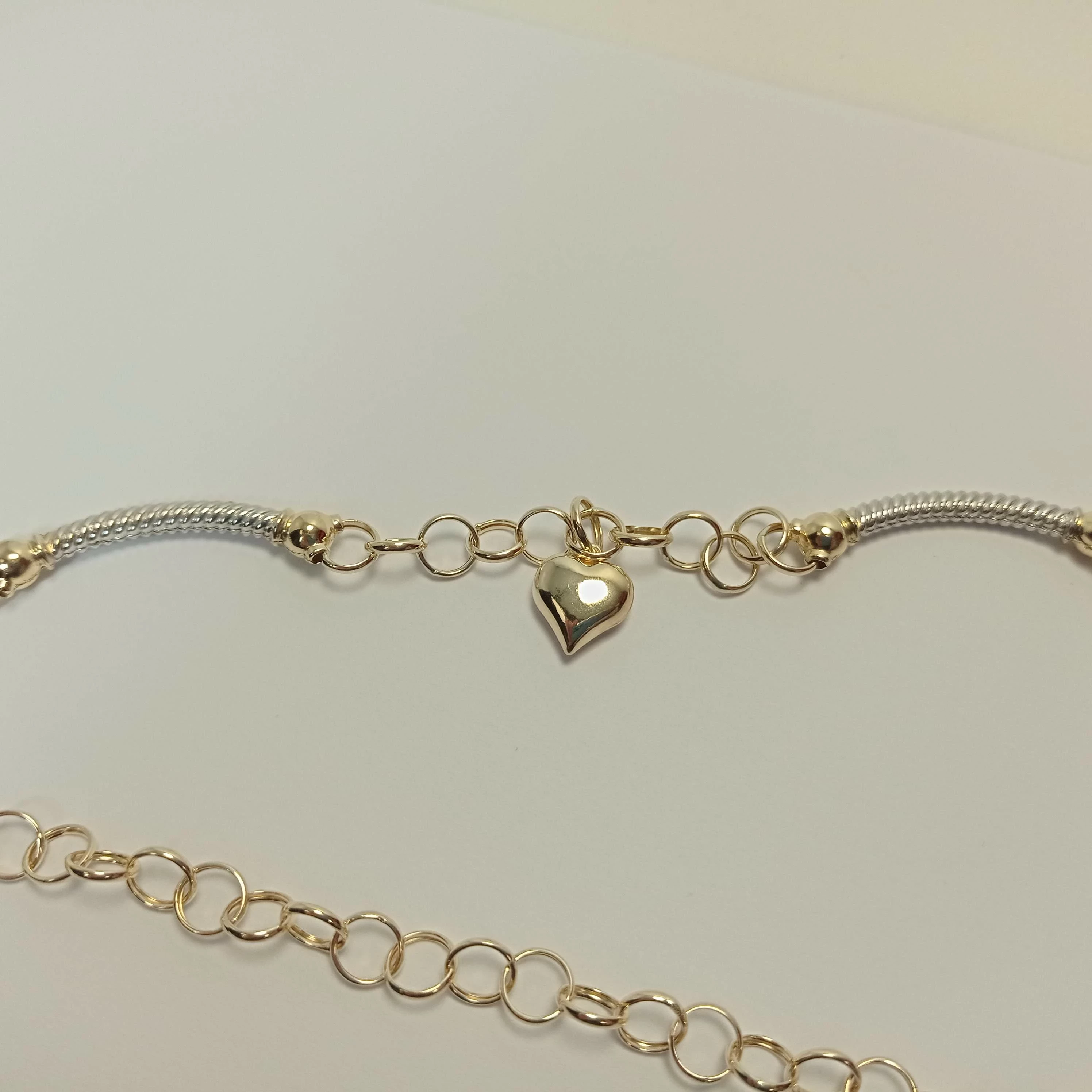 lancuszek-z-serduszkiem-i-bialym-zlotem-585-755g-cechy-brak