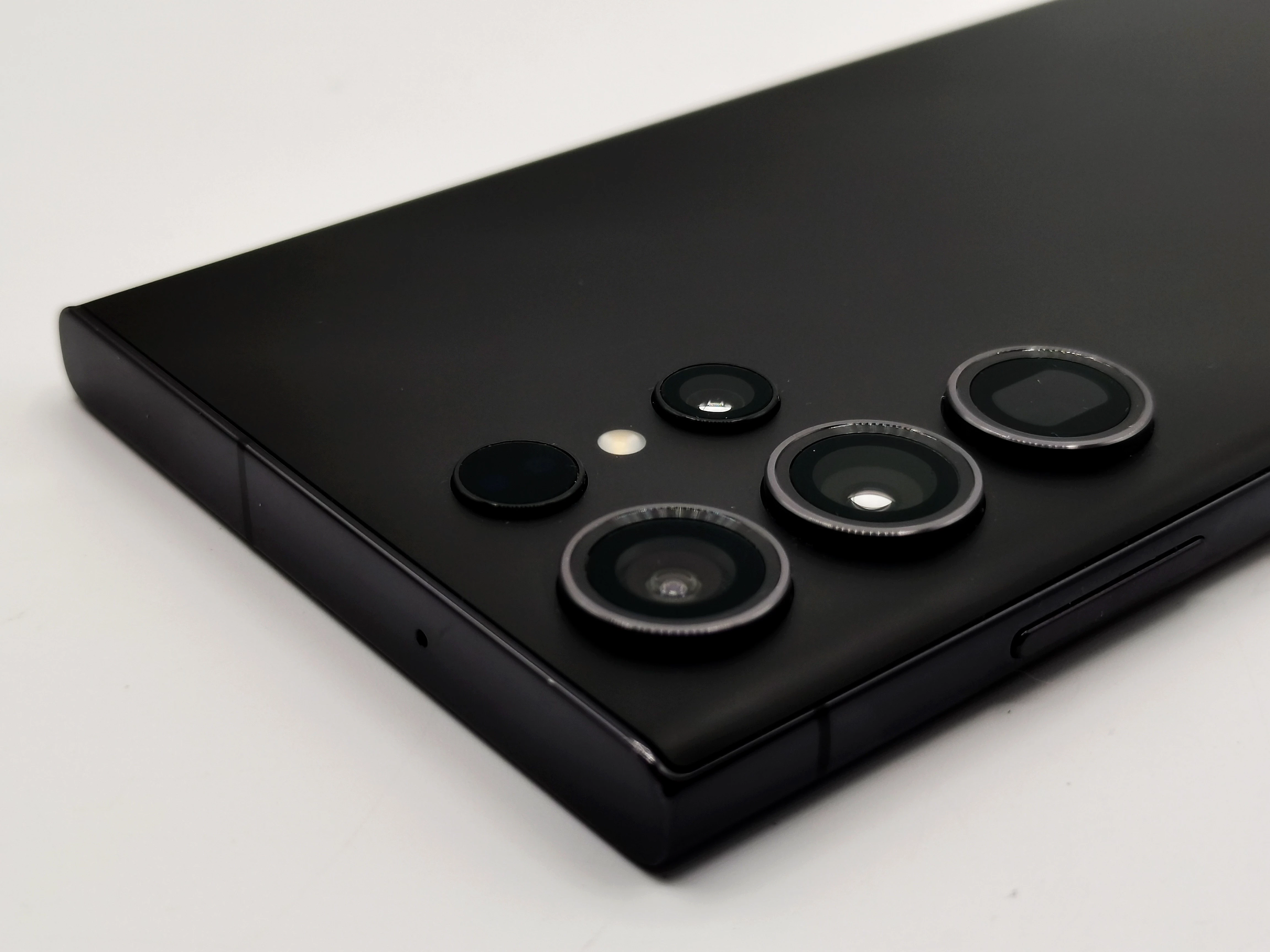 telefon-samsung-s23-ultra-opis-ean-gtin-8806094734355