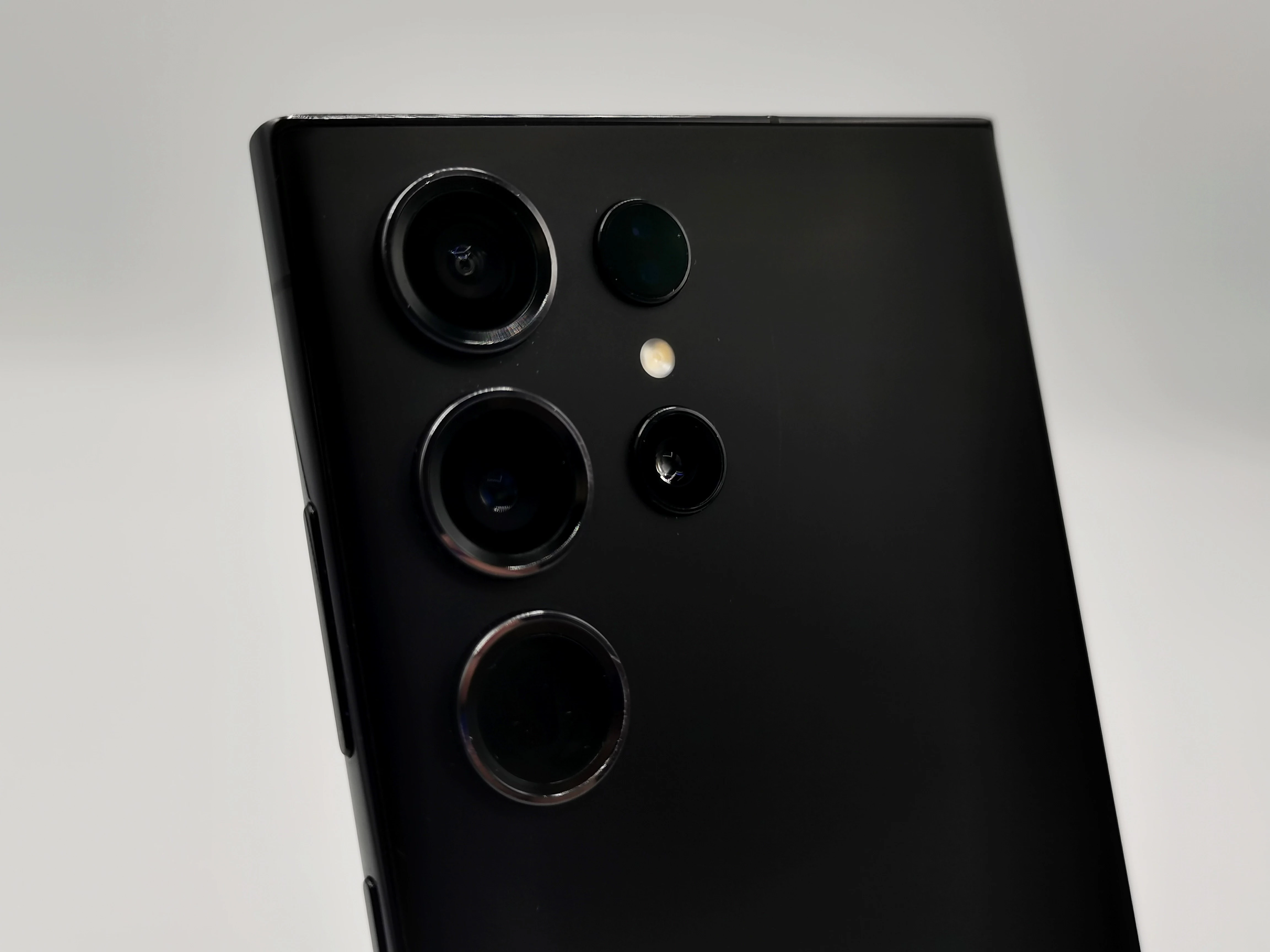 telefon-samsung-s23-ultra-opis-kod-producenta-sm-s918bzkheue