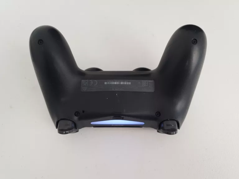 KONSOLA PS4 CUH-2216A PAD / UBEZPIECZENIE