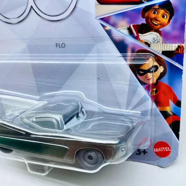 CARS AUTA 100 DISNEY FLO HNR02