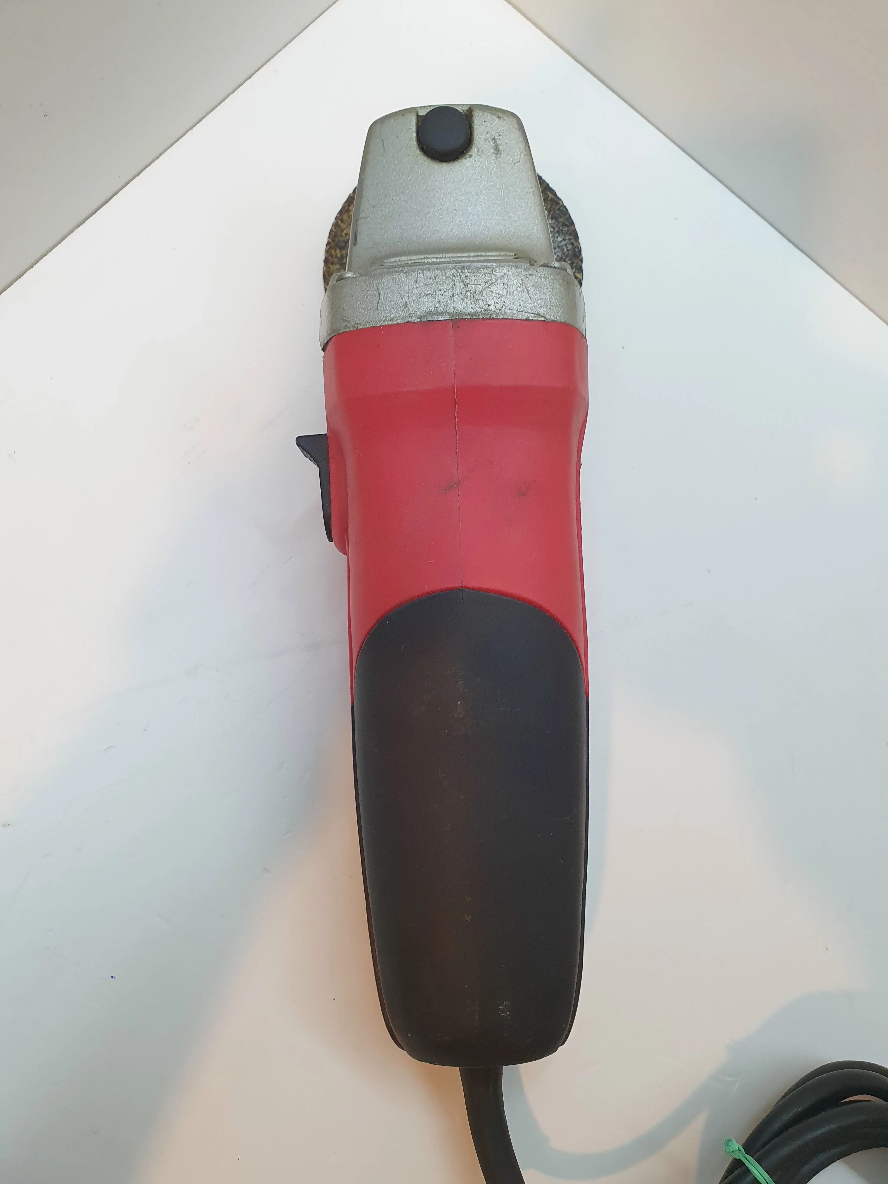 szlifierka-katowa-toya-rodzaj-zasilania-sieciowe