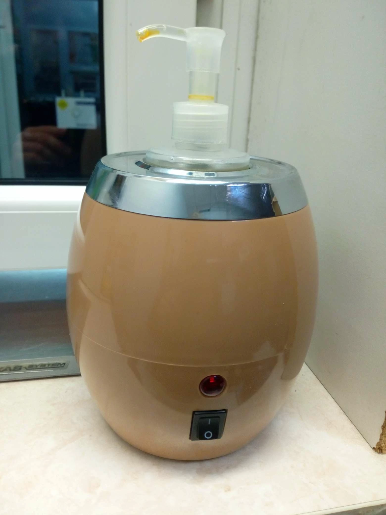 podgrzewacz-oleju-do-masazu-z-pojedyncza-butelka-ean-gtin-6944421173216