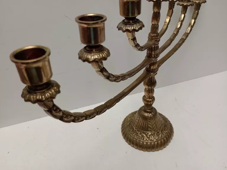 duzy-swiecznik-mosiezny-menora-stan-nie-wymaga-renowacji