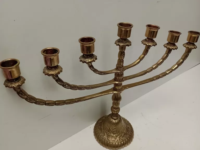 duzy-swiecznik-mosiezny-menora-stan-nie-wymaga-renowacji