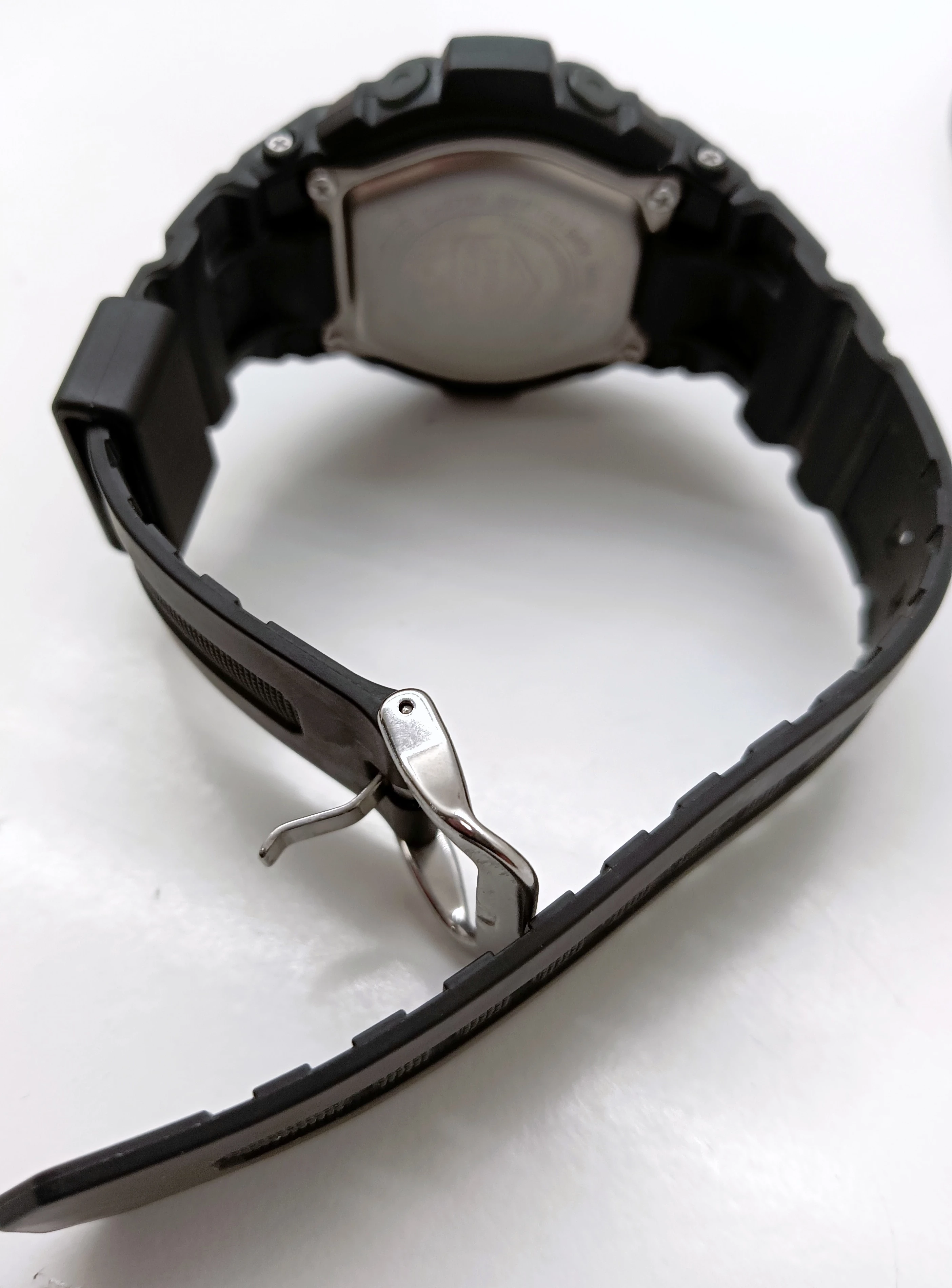 zegarek-casio-g-shock-3095-puszka-wodoszczelnosc-brak