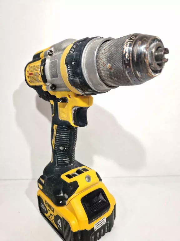 wiertarko-wkretarka-udarowa-dewalt-dcd999-pojemnosc-akumulatora-4