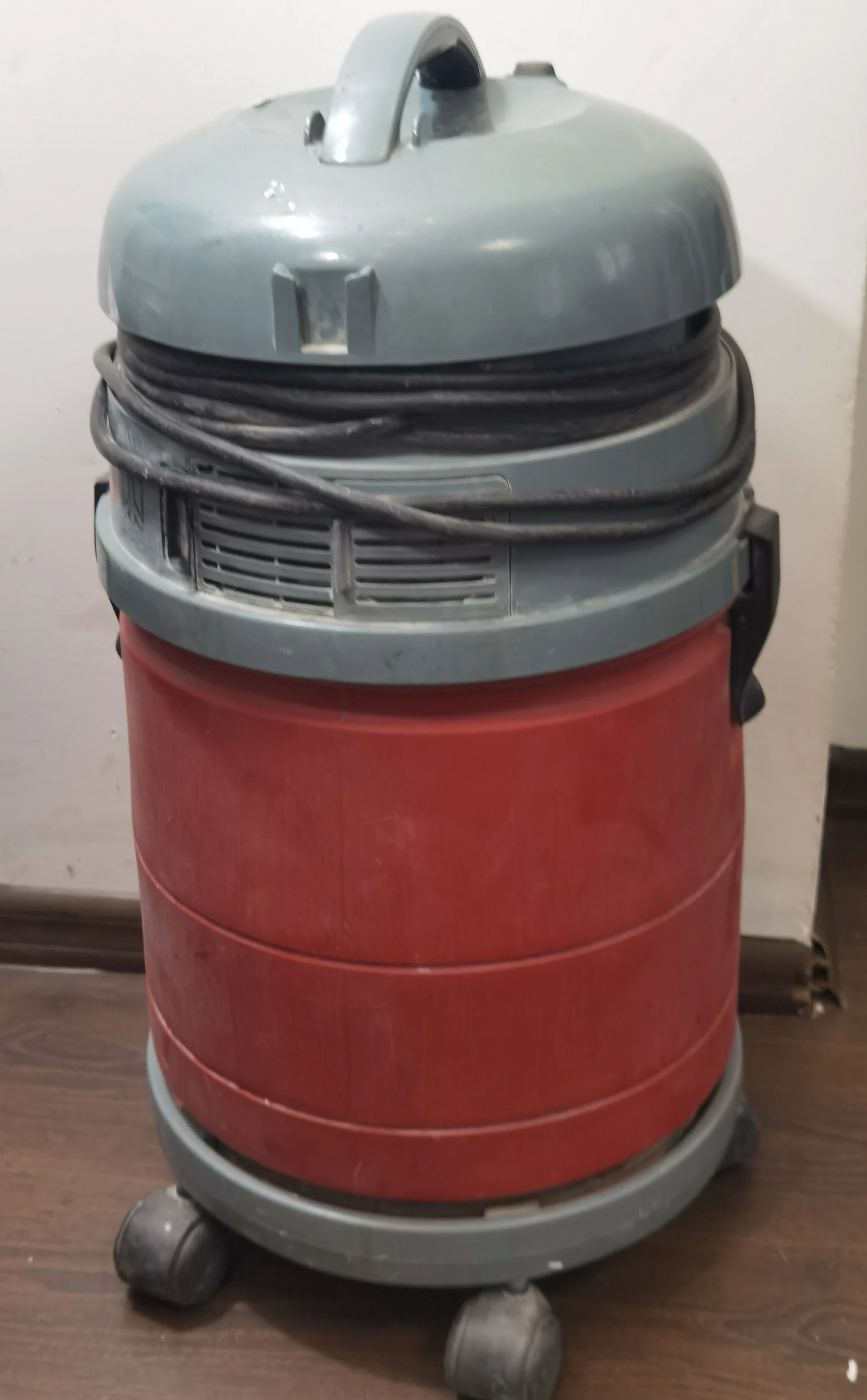 odkurzacz-przemyslowy-kress-ntx1200-stan-uzywany