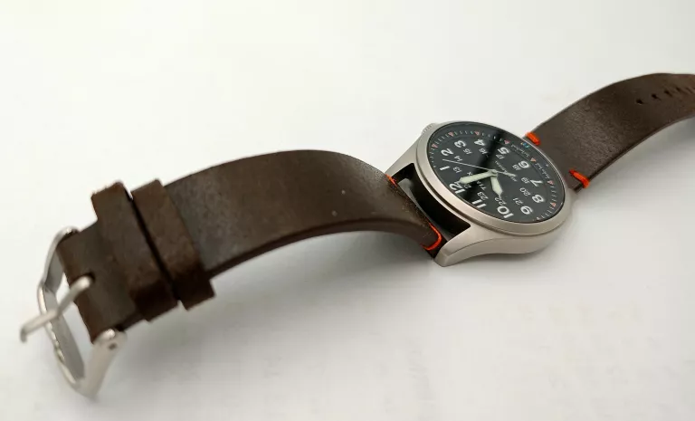 zegarek-timex-expedition-tw2v64300-nakrecany-ksztalt-koperty-okragla