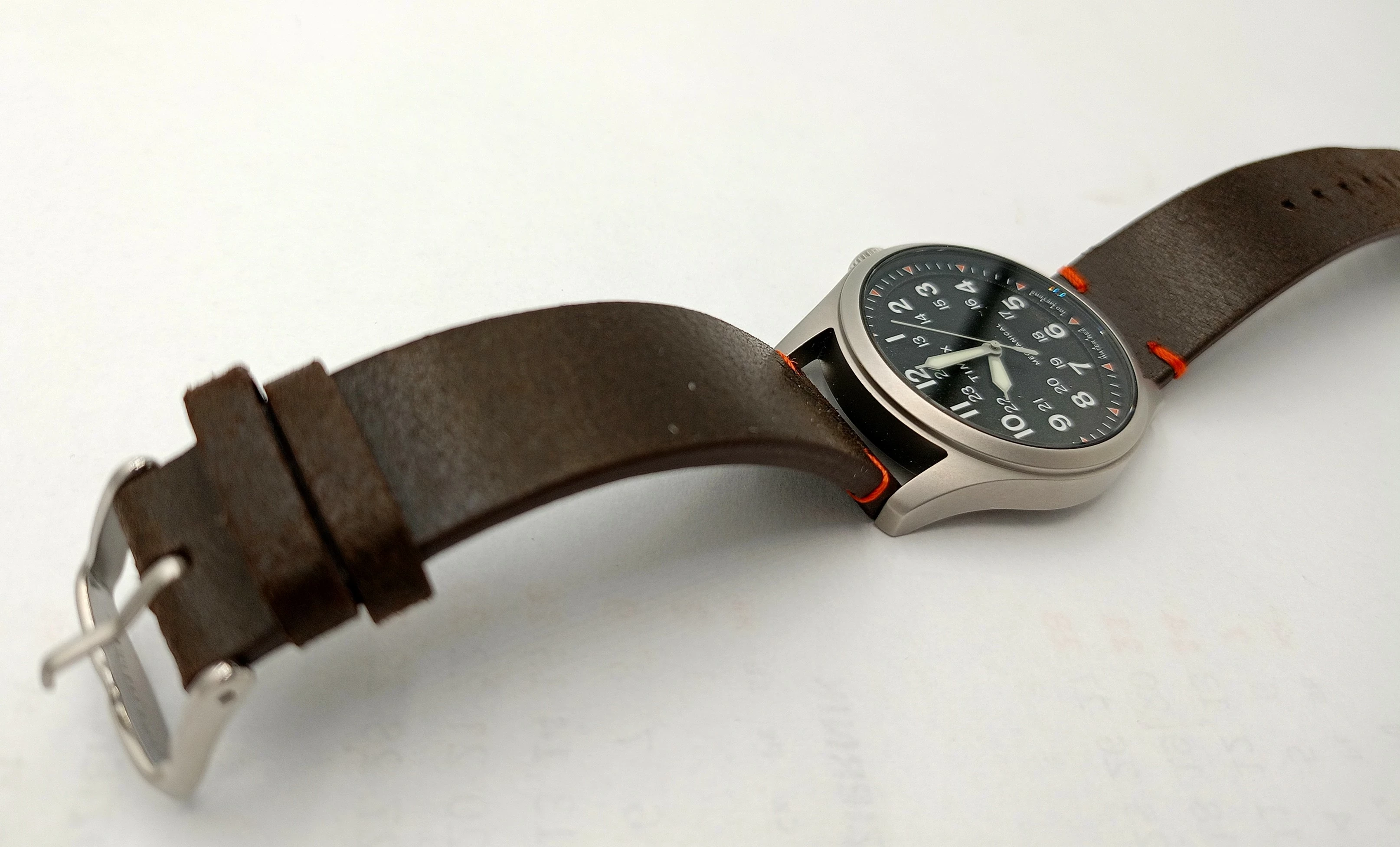 zegarek-timex-expedition-tw2v64300-nakrecany-ksztalt-koperty-okragla