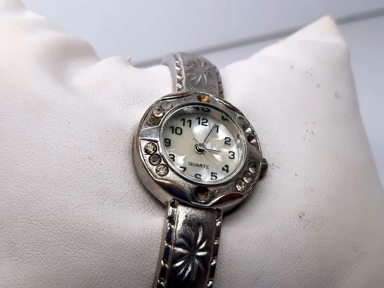 zegarek-damski-kwarcowy-maly-srebrny-stan-uzywany