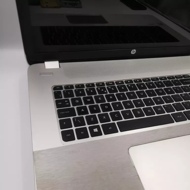 laptop-hp-protectsmart-przekatna-ekranu-156