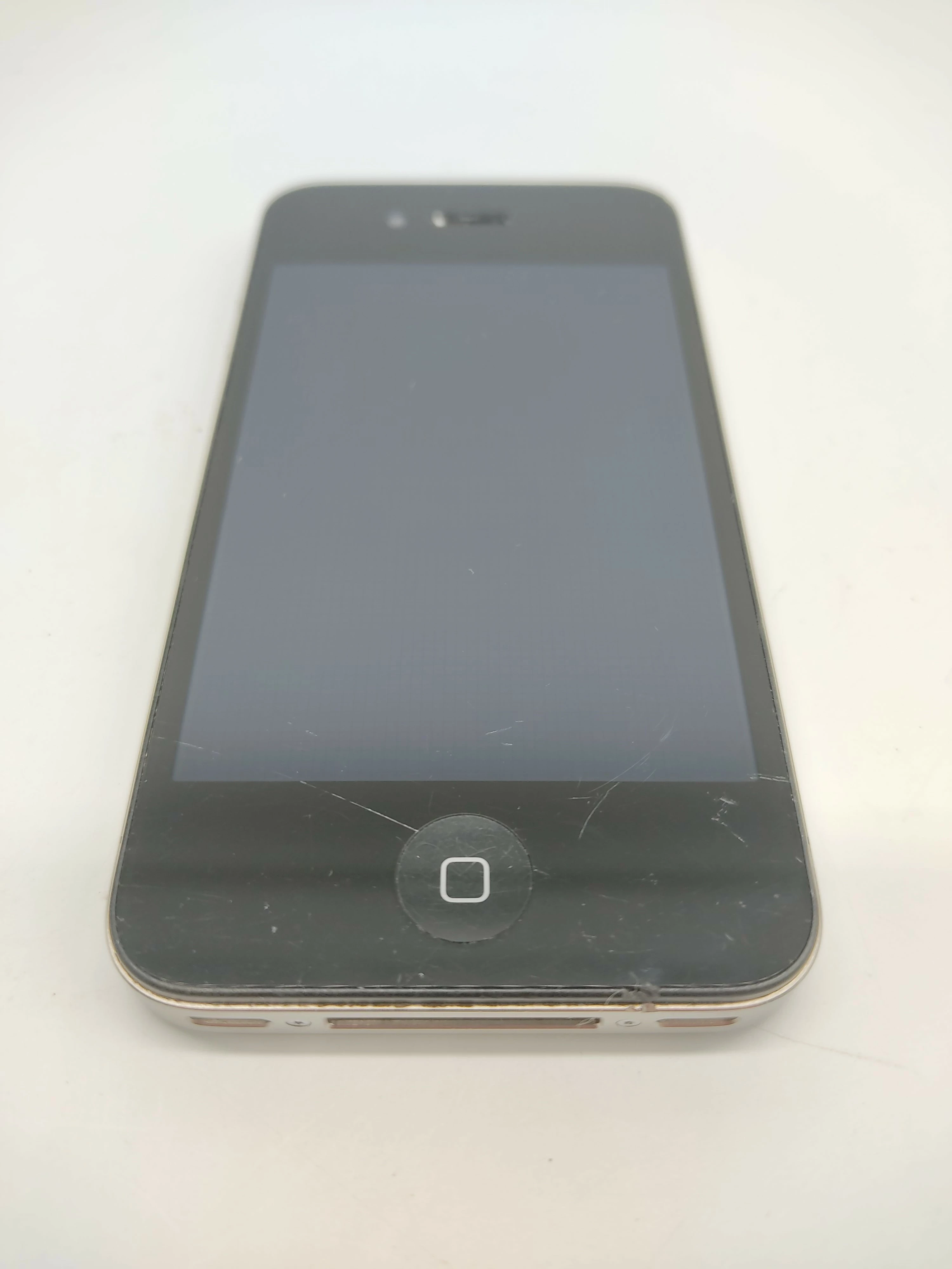 telefon-iphone-4s-8gb-ean-gtin-0885909833108