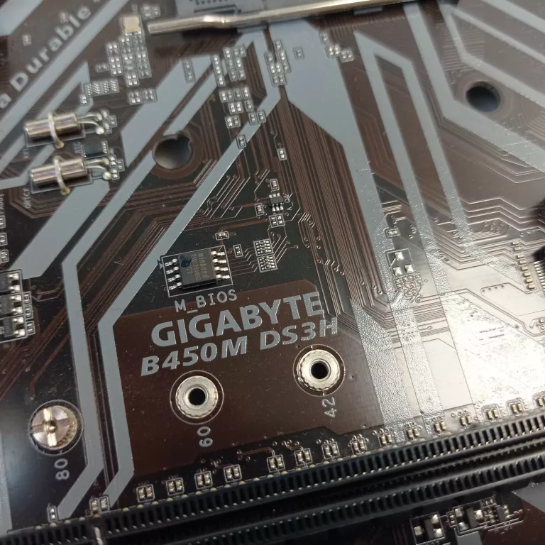 PŁYTA GŁÓWNA GIGABYTE B450M