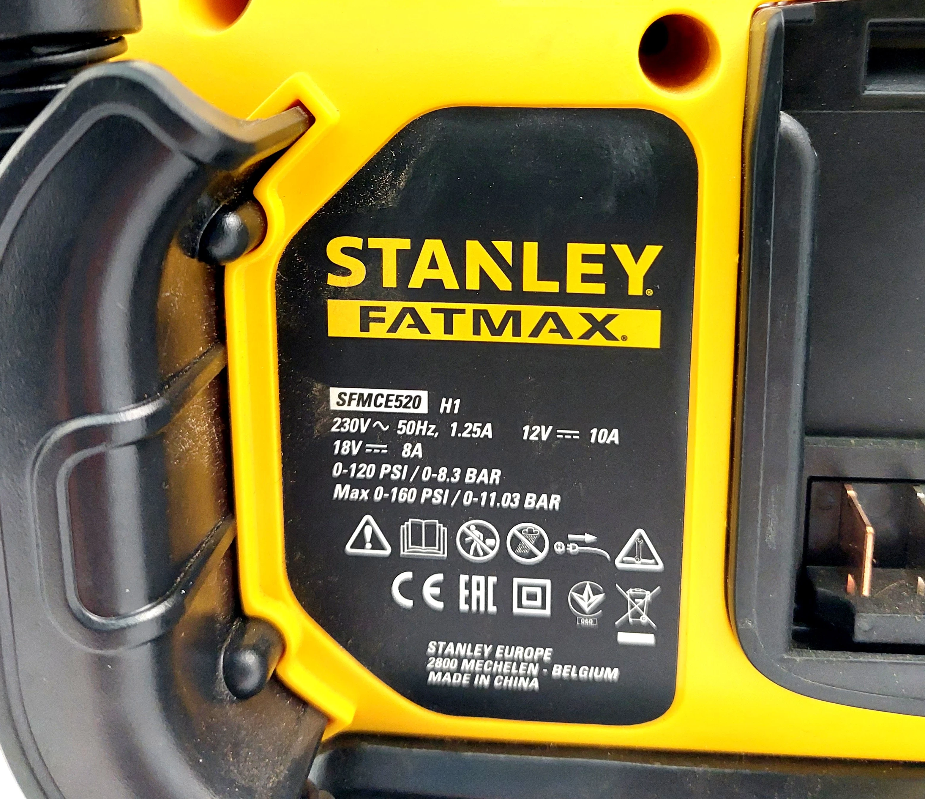 mini-kompresor-stanley-fatmax-sfmce520-h1-cisnienie-maksymalne-11