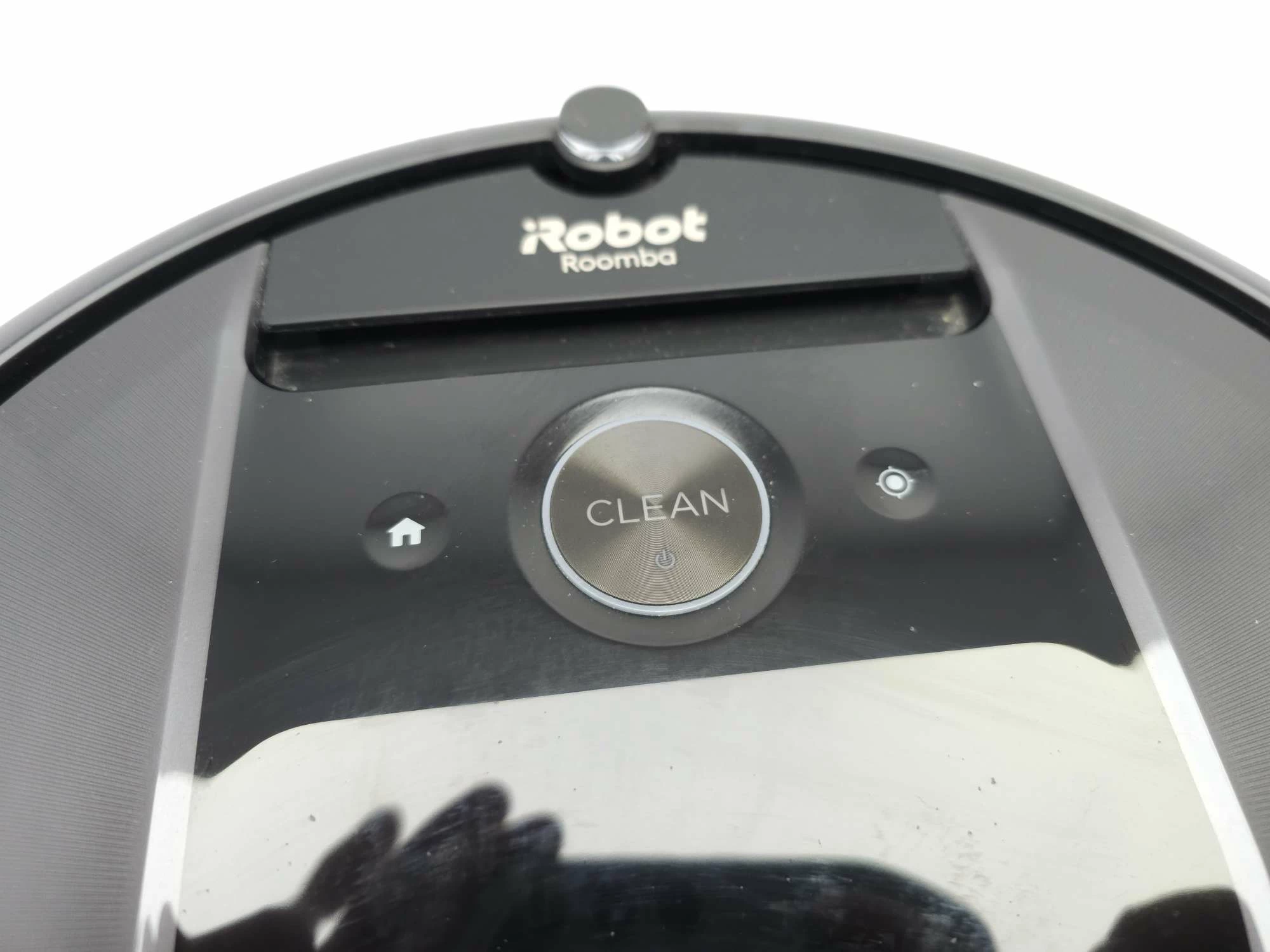 robot-sprzatajacy-irobot-roomba-i7-zadbany-okazja-kolor-dominujacy-srebrnyszary