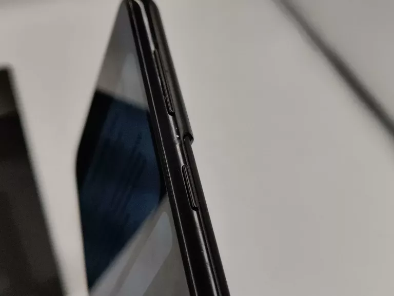 TELEFON SAMSUNG GALAXY S21+ 8/256GB ZBITE PLECKI