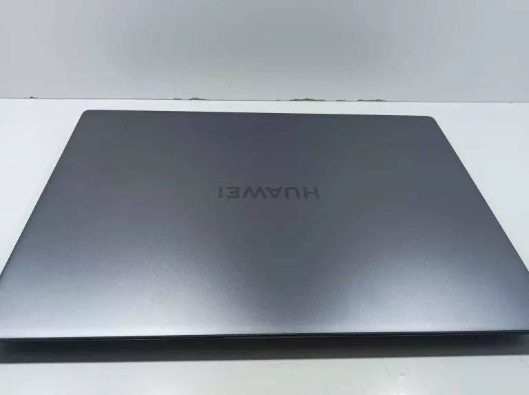 LAPTOP HUAWEI MATEBOOK D16