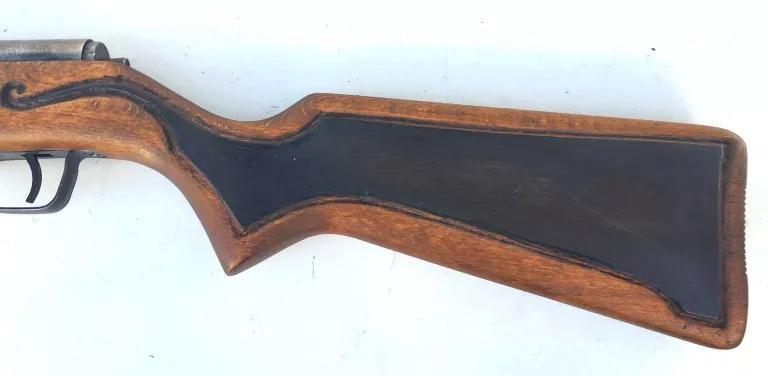 wiatrowka-slavia-630-cal-45mm-aleja-jana-pawla-ii-9b-reda