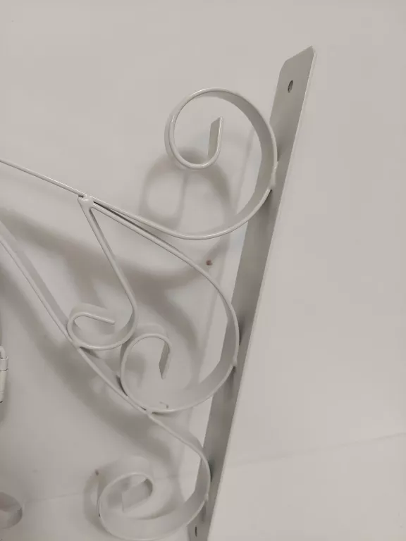 zegar-scienny-dwustronny-w-kolorze-bialym-55cm-szerokosc-calkowita-33