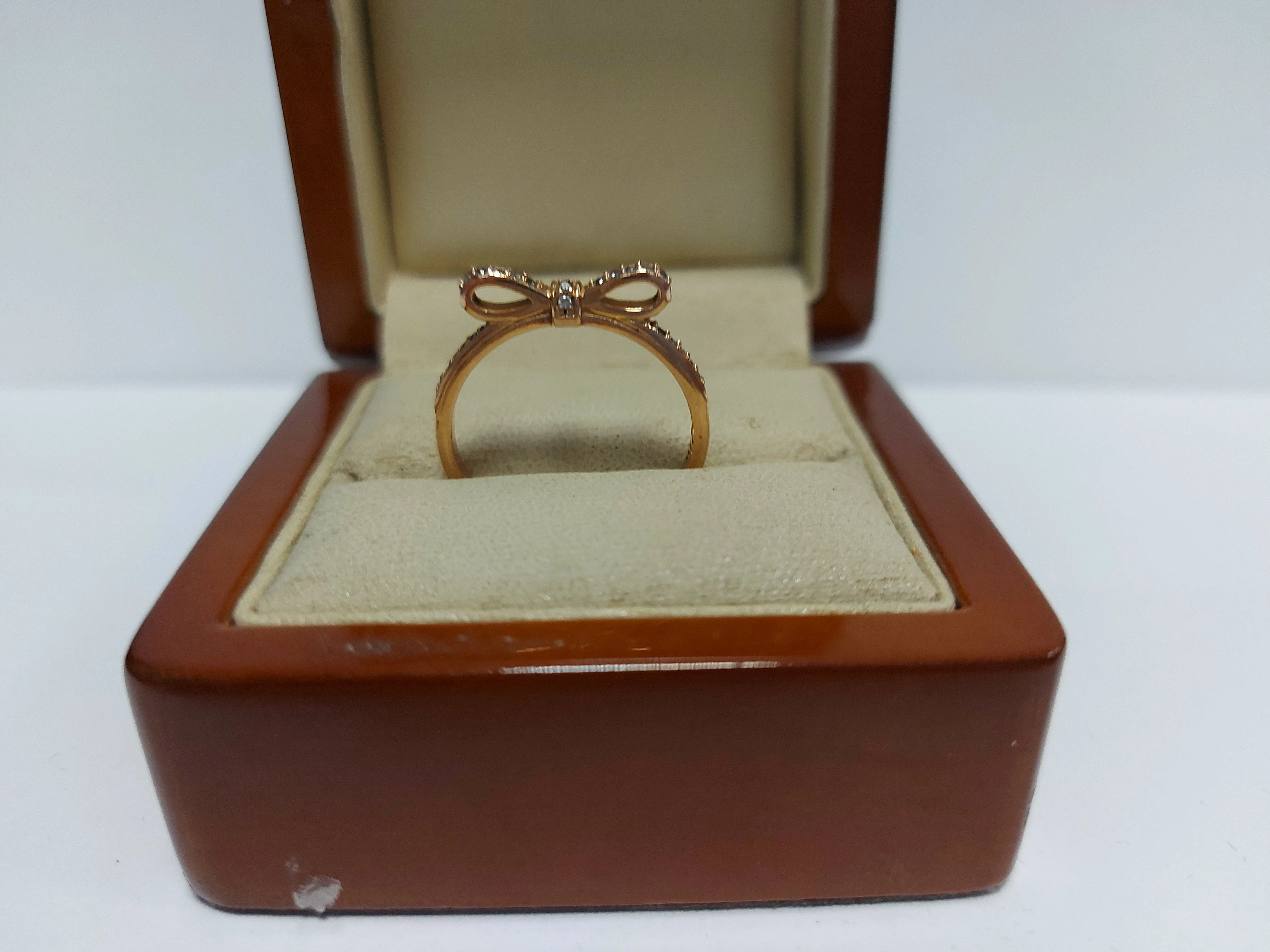 pierscionek-pandora-kokardka-213-gr-r21-marka-pandora