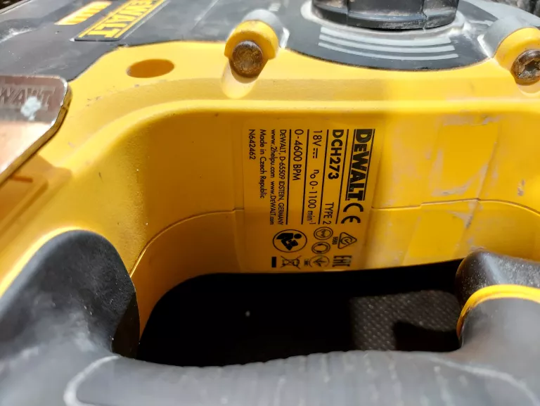 MŁOTOWIERTARKA DEWALT DCH273