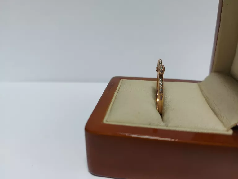 pierscionek-pandora-kokardka-213-gr-r21-material-srebro