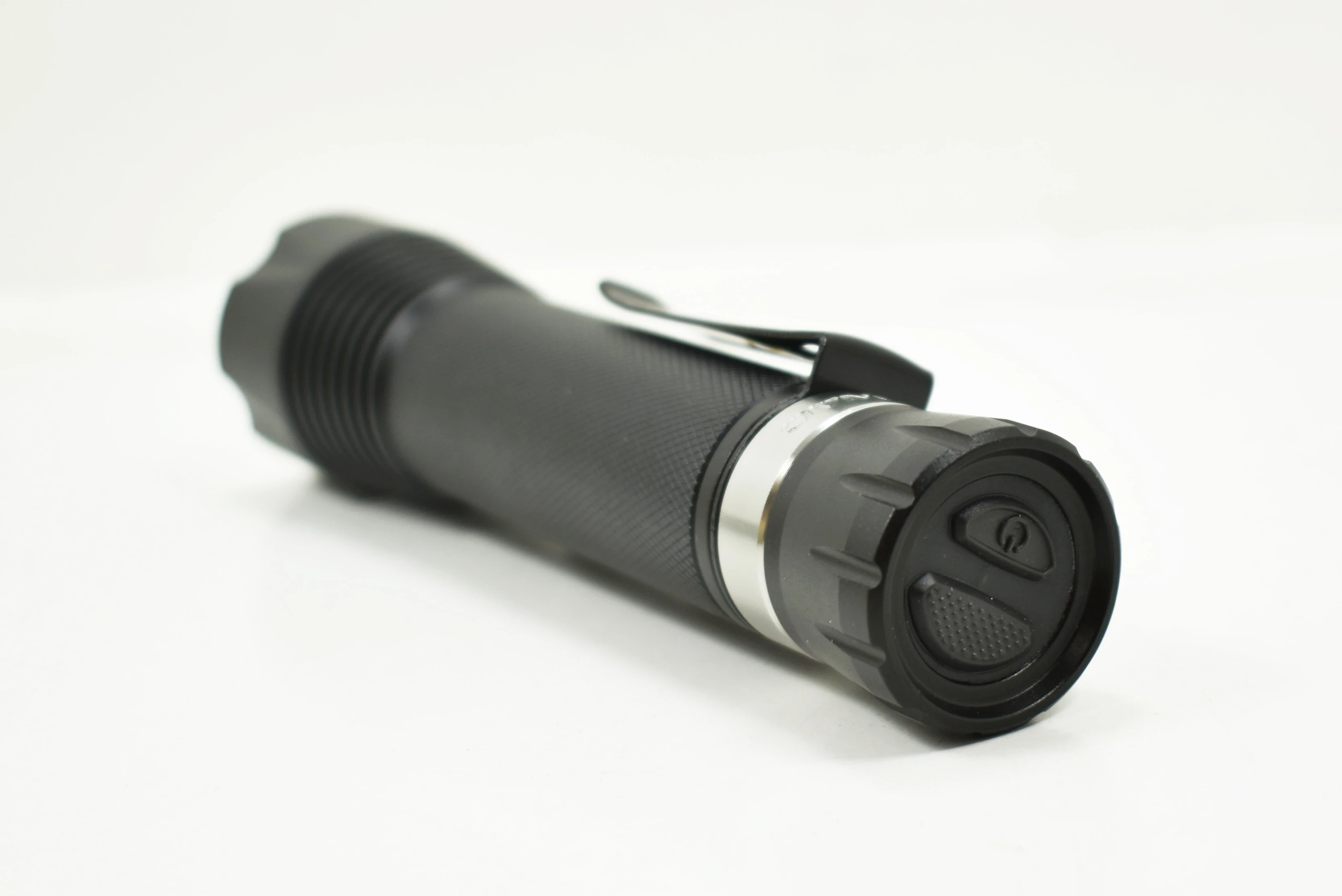 latarka-mysliwska-solognac-bgs900-kolor-dominujacy-czarny