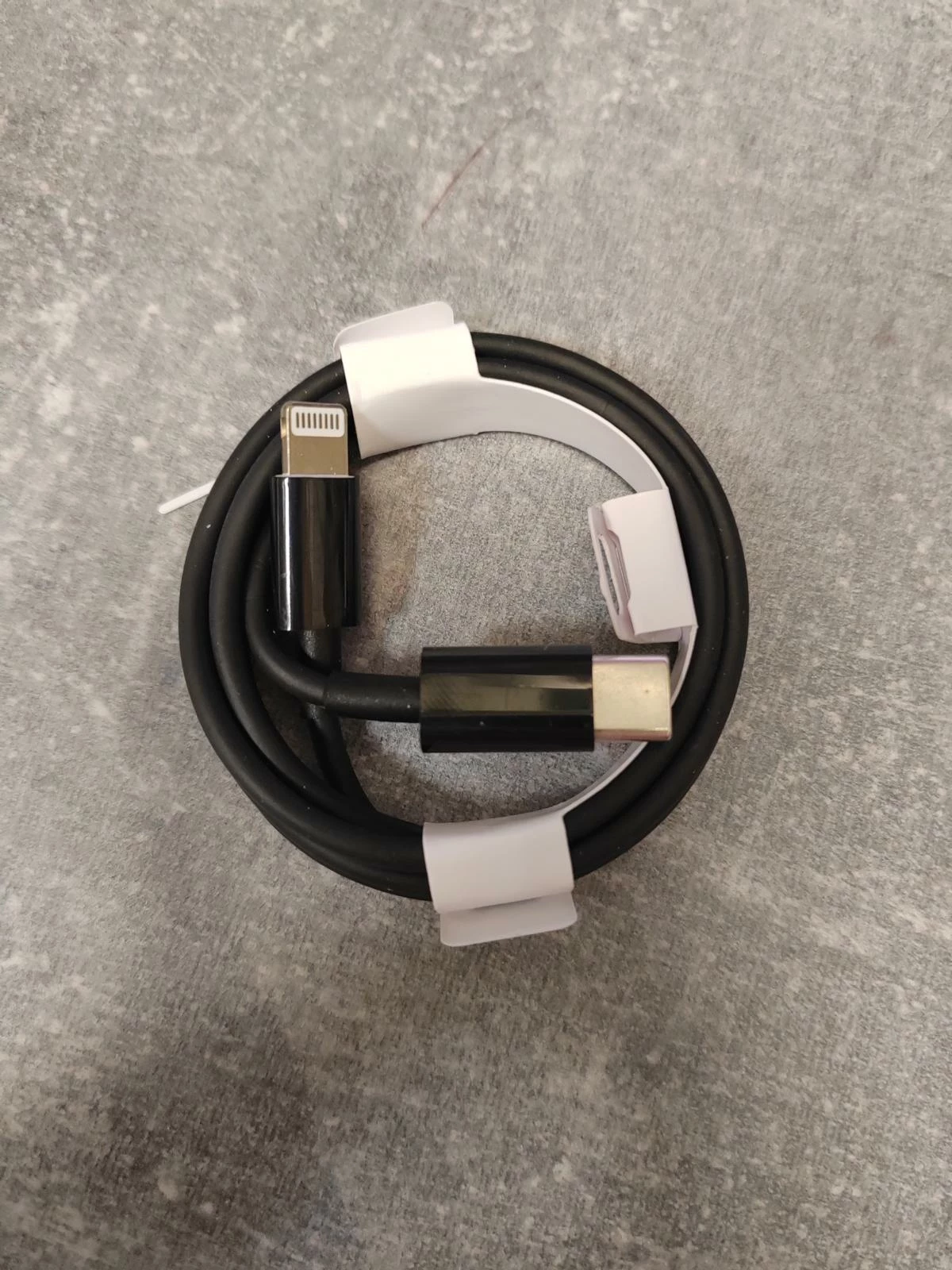 032195-kabel-iphone-do-usb-c-1m-12w-czarny-economy-typ-c-12w-niedurnego-4301-ruda-slaska