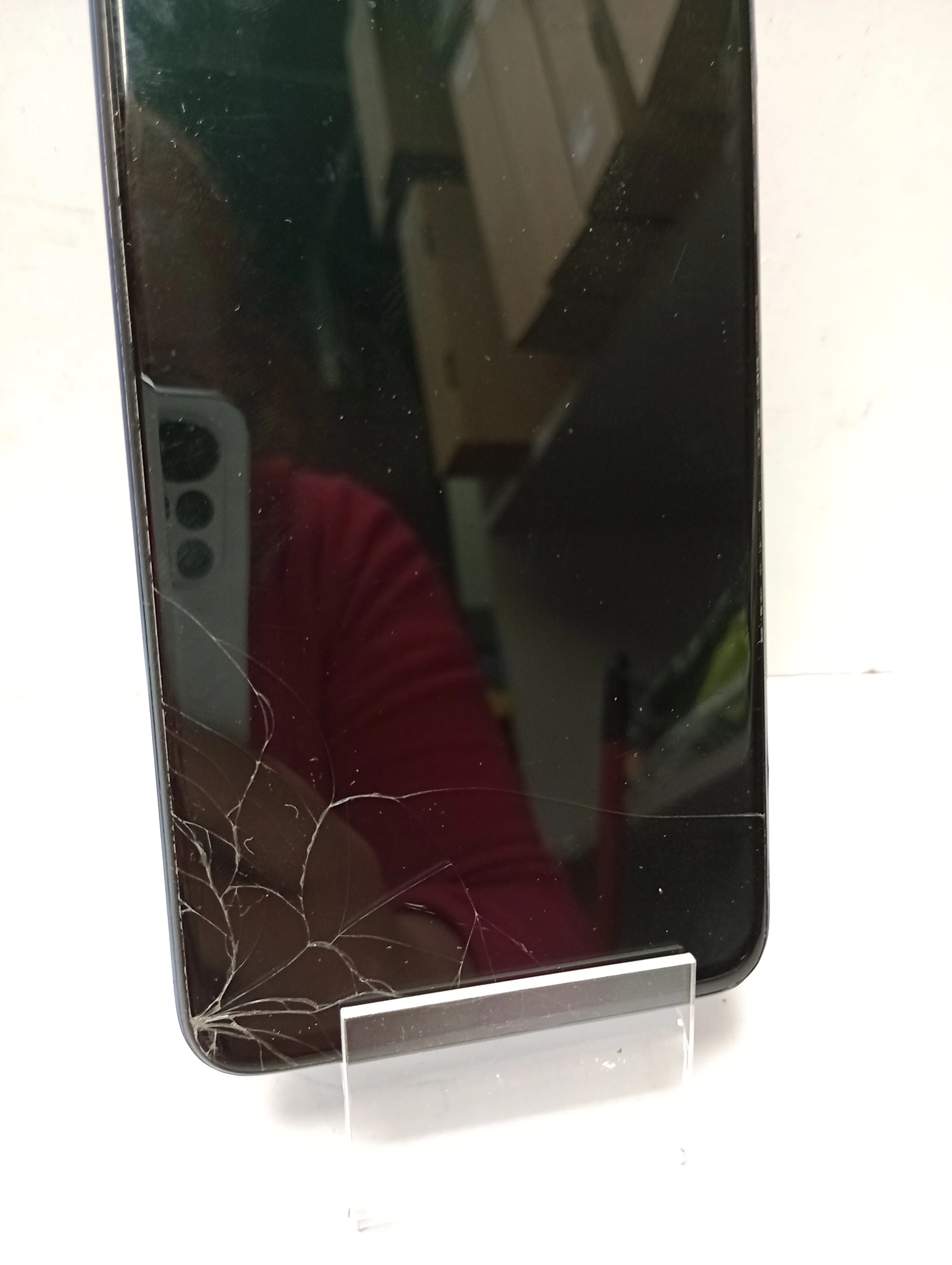 telefon-samsung-galaxy-a70-pekniety-ekran-ean-gtin-8801643920104