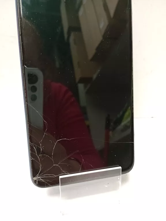 telefon-samsung-galaxy-a70-pekniety-ekran-ean-gtin-8801643920104