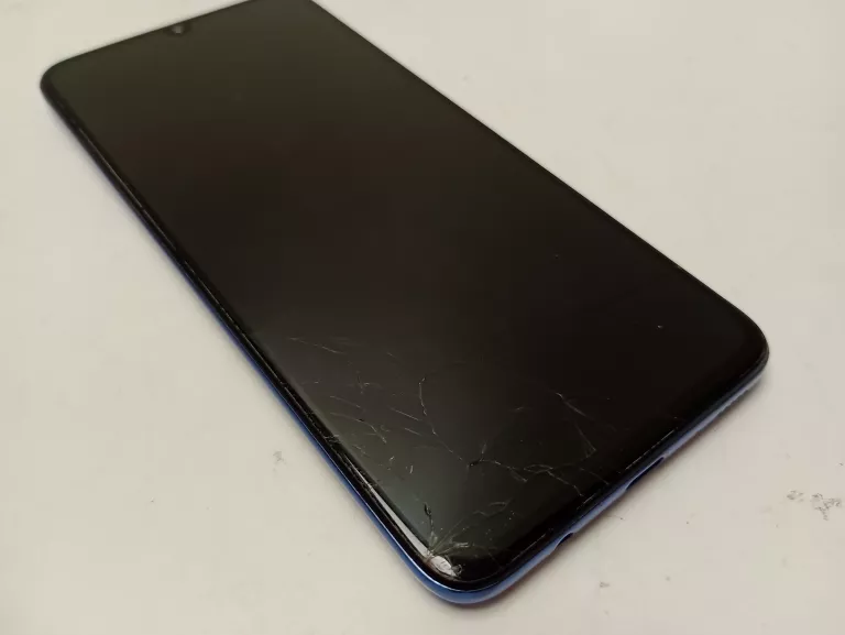 telefon-samsung-galaxy-a70-pekniety-ekran-wbudowana-pamiec-128-gb