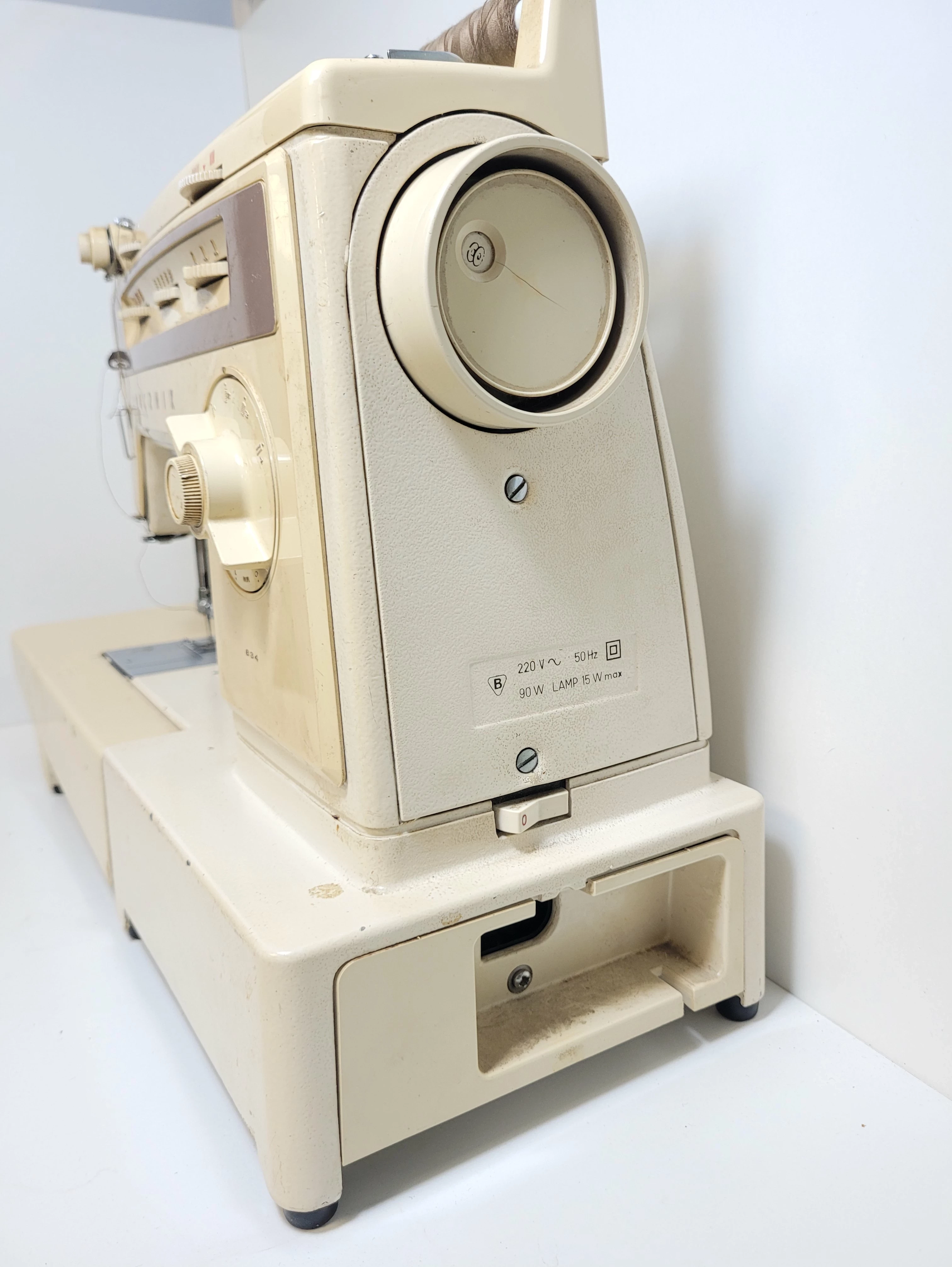 maszyna-do-szycia-lucznik-877-wartookazja-ean-gtin-5907595764995