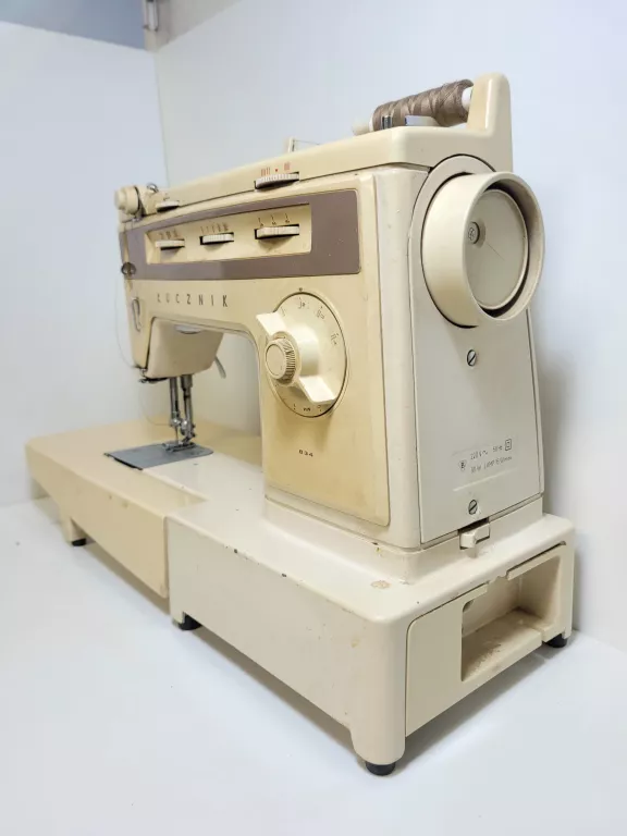 maszyna-do-szycia-lucznik-877-wartookazja-model-877